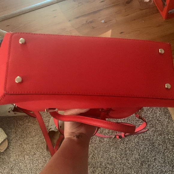 ** Like New ** Brilliant Red Kate Spade Rachelle - Picture 4 of 8